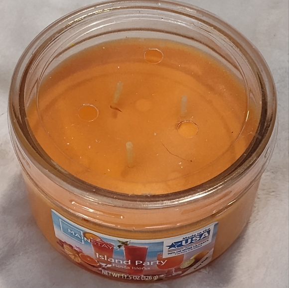 NEW! Mainstays Island Party 3 Wick Candle - Picture 3 of 5